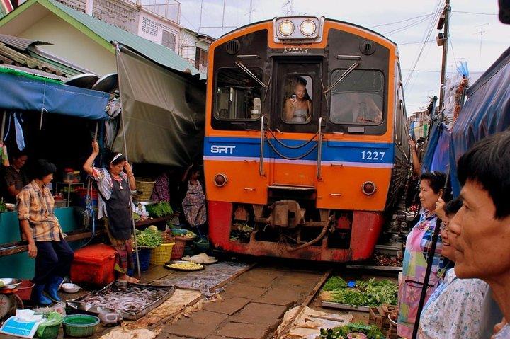 Visit of the fisher man village of Home Krateng from Bangkok with your private English-speaking guide