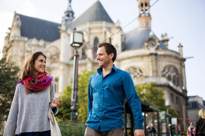 PRIVATE TOUR: Highlights & Hidden Gems of Paris With Locals