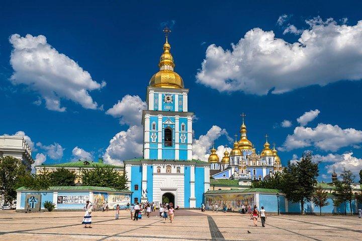 Private Kyiv City Tour by Car with Local Guide