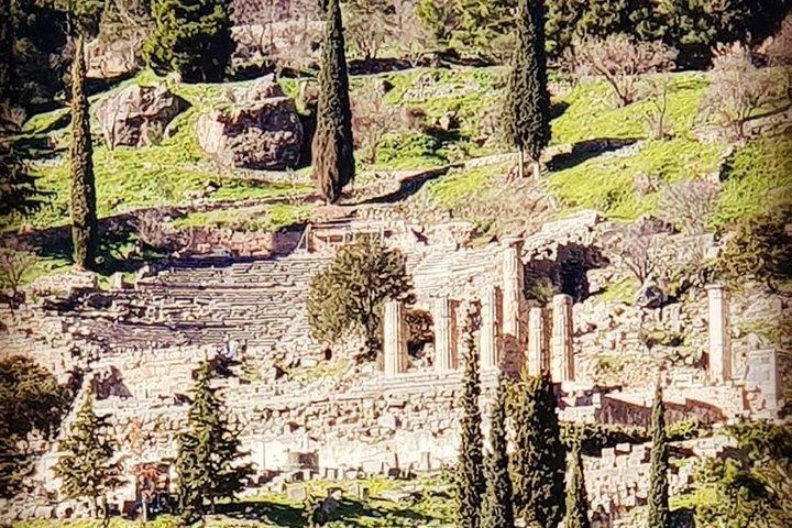Full Day Tour to Delphi,Arachova and Distomo Including Lunch