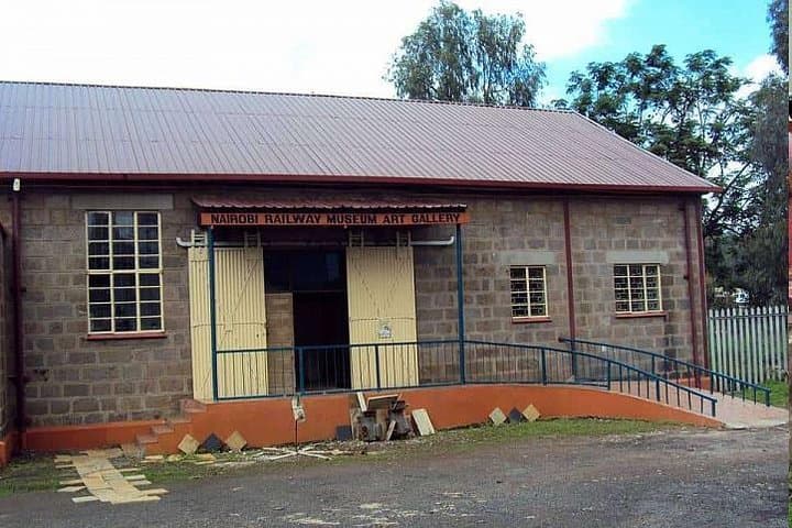 Nairobi 3 Museums and Bomas of Kenya day tour.