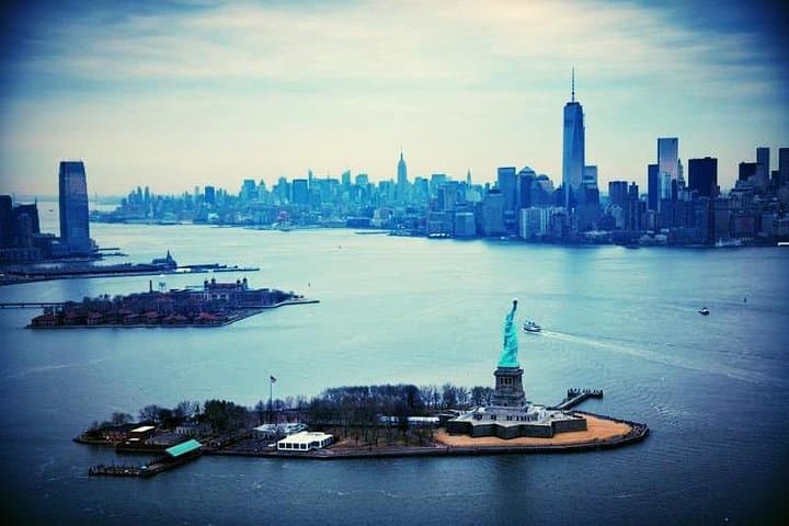 1-hour New York City Skyline Sightseeing Cruise