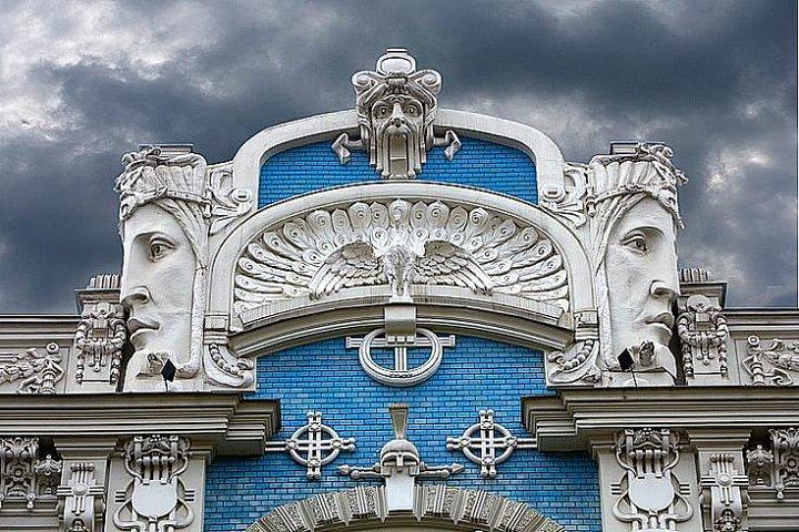 Riga Shore Excursion: Old Town & City Highlights Walking Tour
