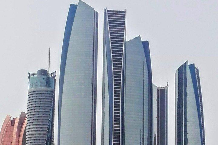 Abu Dhabi tour with Sheikh Zayed Grand Mosque ,and Qasr Al Watan