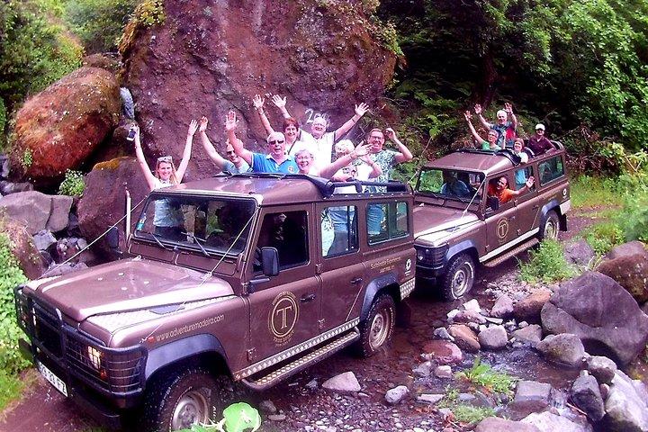 Skywalk with Wines Tasting and Vineyards Half day 4x4 Adventure