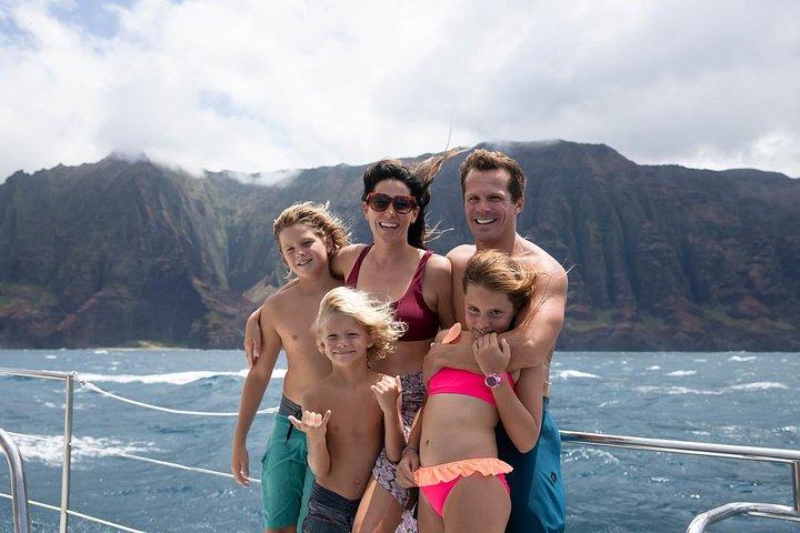 Kauai’s Na Pali Coast Snorkel and Sail Tour