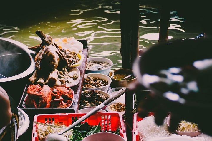 Fullday Damnoen Saduak Floating Market and Bridge over River Kwai