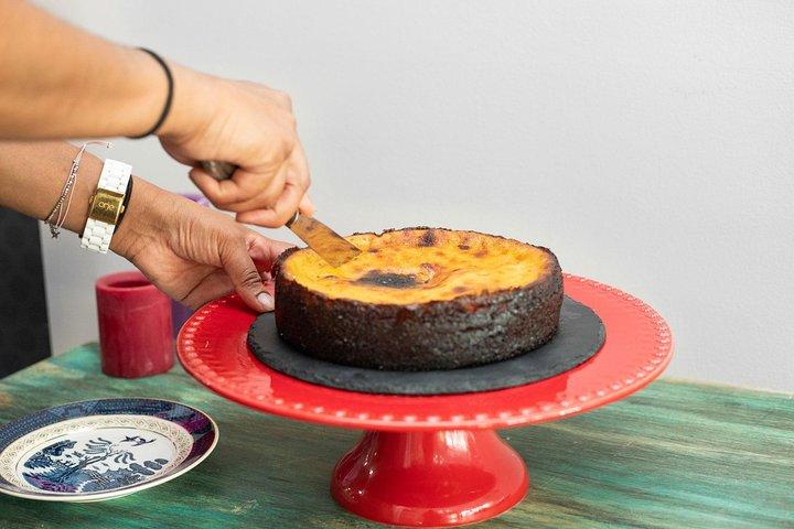 Portuguese Home Dining Experience in Lisbon with a Local, Paula