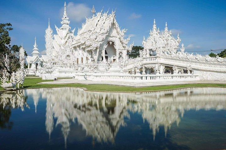 Chiang Rai Highlights Tour: White & Blue Temples and Black Museum