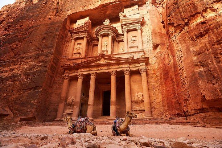 Petra: Private Day Trip Including Little Petra & Guide from Amman