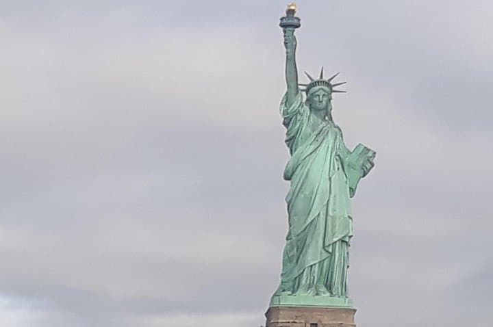 1-hour New York City Skyline Sightseeing Cruise