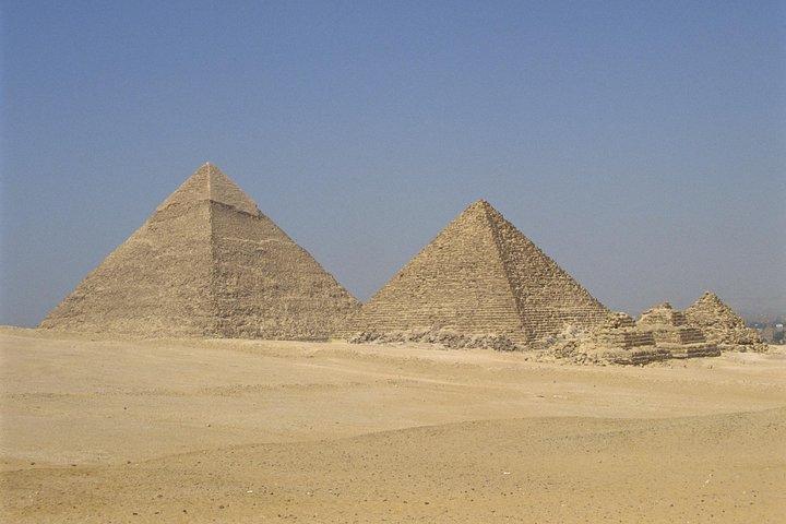 1.5-Hour Quad Bike Tour Around the Giza Pyramids from Cairo