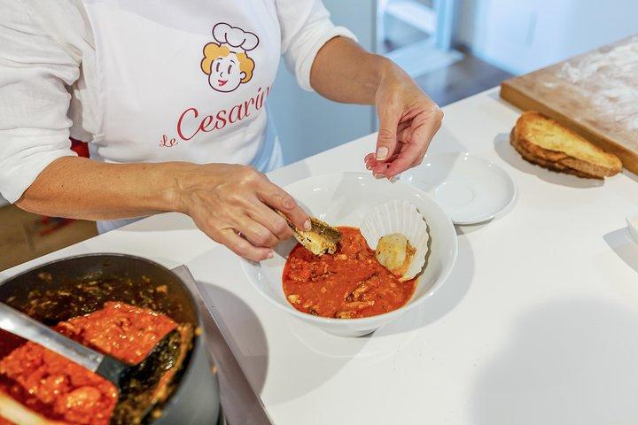 Market Tour and Dining at a Local's Home in Venice