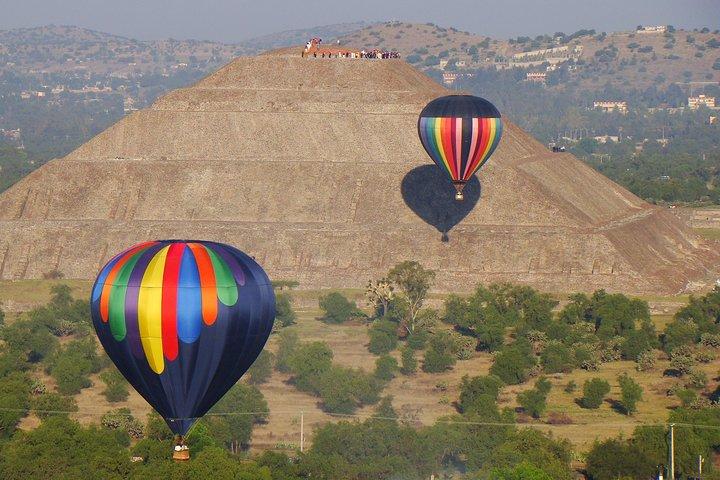 Hot Air Balloon Flight and Tour of the Majestic Pyramids