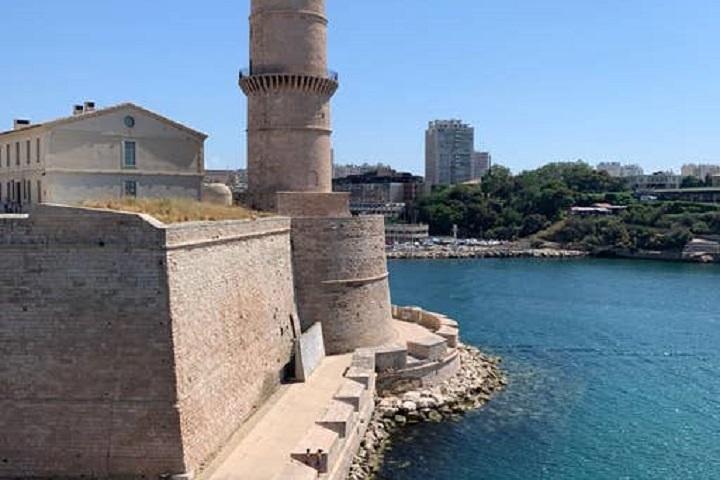 Authentic visit of Marseille