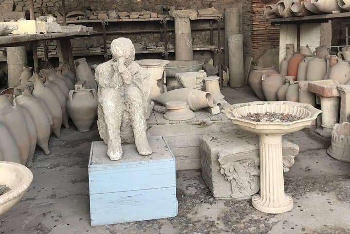 Transfer from Naples to Sorrento with 2hrs stop at Herculaneum or Vice Versa