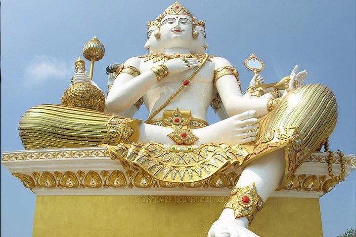 Chachoengsao One Day Trip from Bangkok : Historic Market & Temple