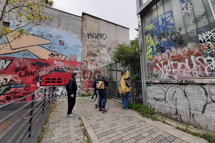 Belleville Street Art Tour with an Artist