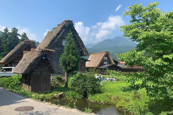 From Takayama: Shirakawa-go Half-Day Tour by Bus
