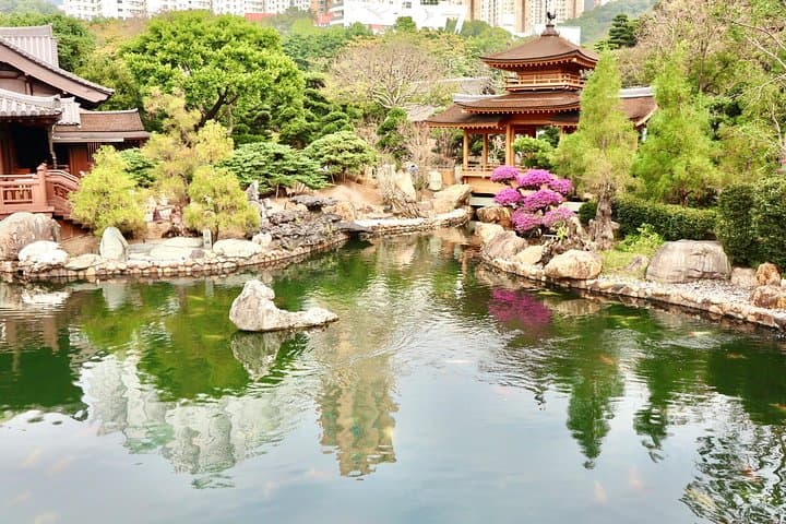 Private Walking Tour: Discovering Kowloon's Temples & Markets