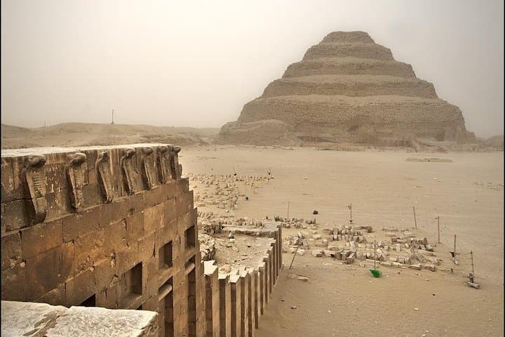 Private Tour: Pyramids of Giza Memphis Saqqara with Lunch