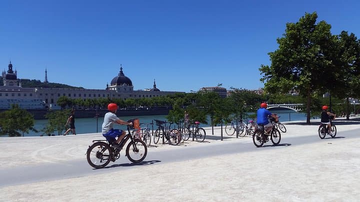 2h - Electric Bike Tour of Lyon with a Local Guide