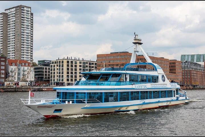 Hamburg Harbour Tour 1 hour – Speicherstadt & Hafen