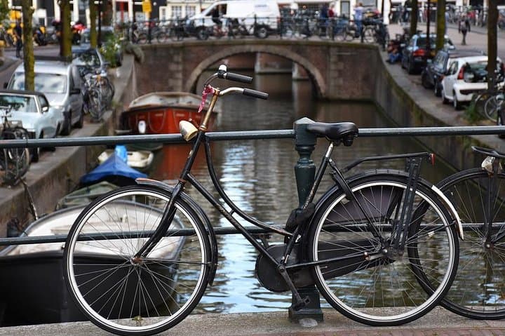 Private Amsterdam City Highlights Bike Tour (PRIVATE GUIDE)