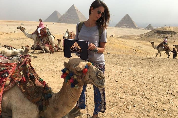 Giza Pyramids and Sphinx: Guided Day Tour from Cairo