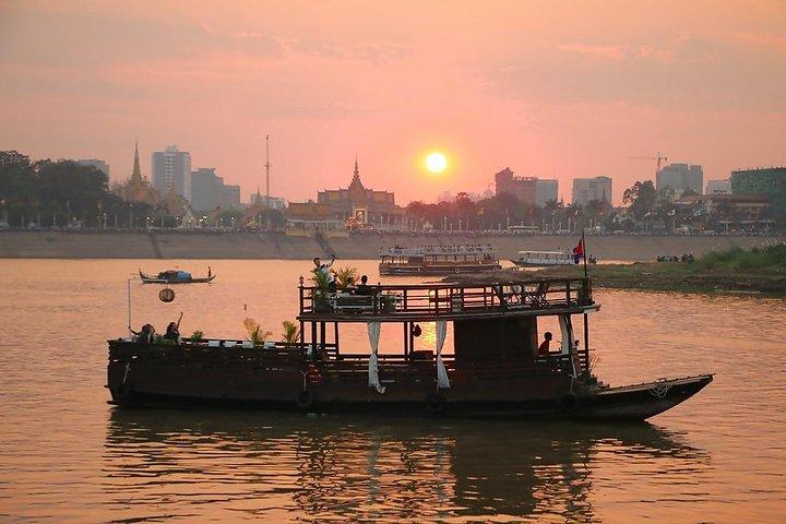 Phnom Penh Full Day Tour with Sunset Cruise