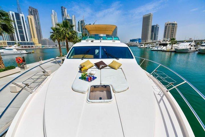Private Dubai Overnight Stay Aboard Luxury Mini Yacht