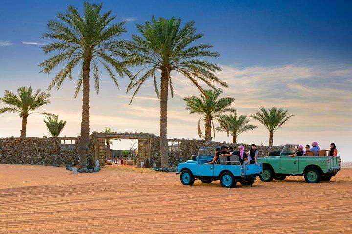 Dubai: Overnight Desert Safari and Sunrise Hot Air Balloon Ride