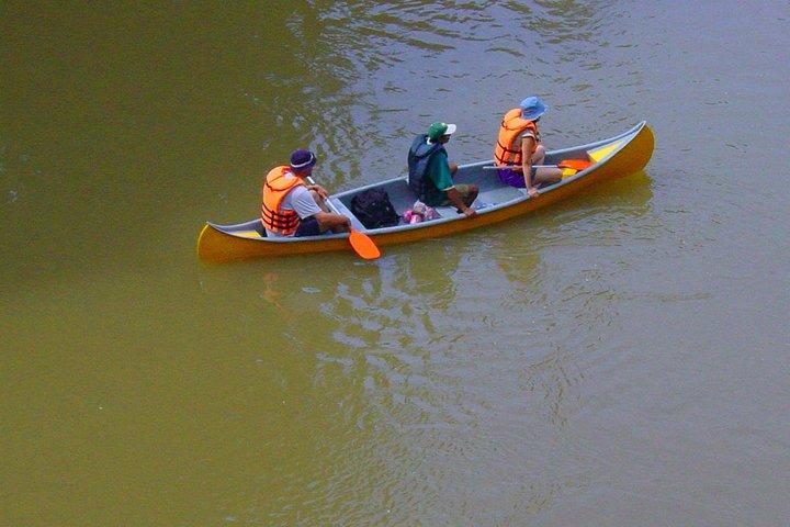 The mystical passage through Black River on a canoe – Rathnapura