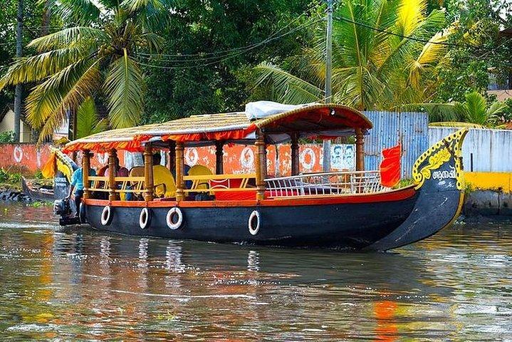 Kochi Private Tour : Backwater Cruise in Aleppey