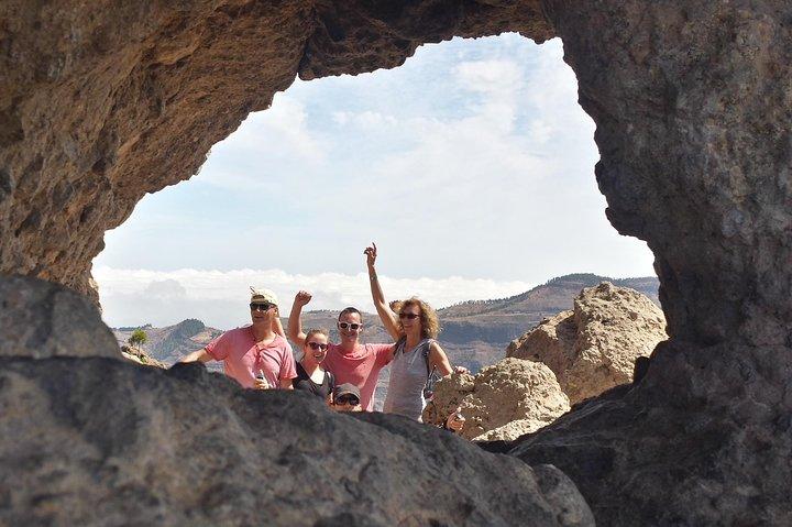 Roque Nublo: hiking on volcanoes with Sky Rebels
