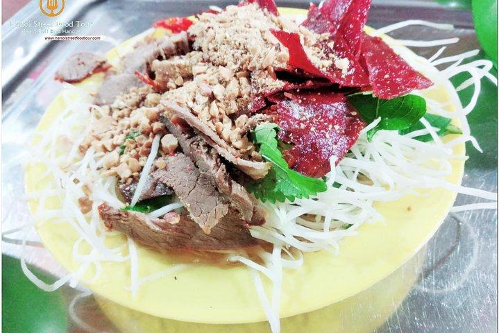 Tasting 8 Different Hanoi Street Foods at Noon Time