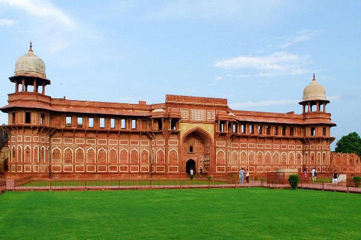 Agra: Private Sunrise Taj Mahal & Agra City Tour":