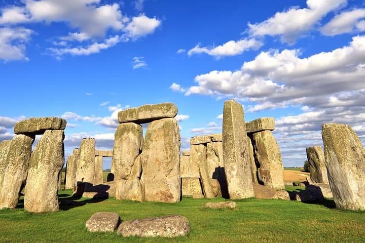 Heathrow Airport Arrival To Southampton Via Stonehenge