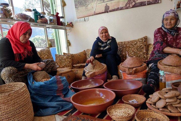 Discovering the best valley in atlas mountains and be inside the Berber culture.
