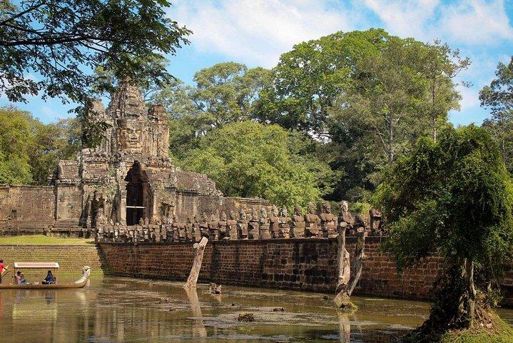 Full-day Private VIP Tour to Angkor Complex