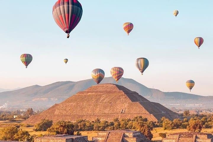 Balloon ride + Pick Up CDMX + Breakfast Options + Pyramids
