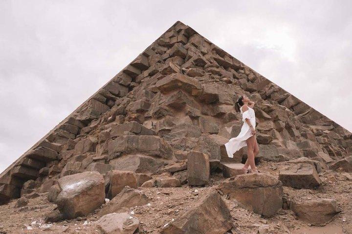 Half Day tour to Visit Giza Pyramids and Sphinx Strat from Cairo Airport