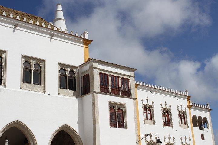Discover Sintra and Cascais by comfy van - Private Full Day Tour