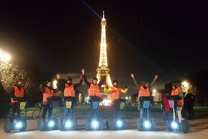 Segway by night ! Illuminated Paris