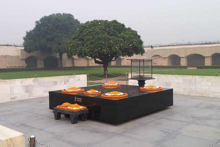 Full Day Tour of Delhi With Guide & Entrances