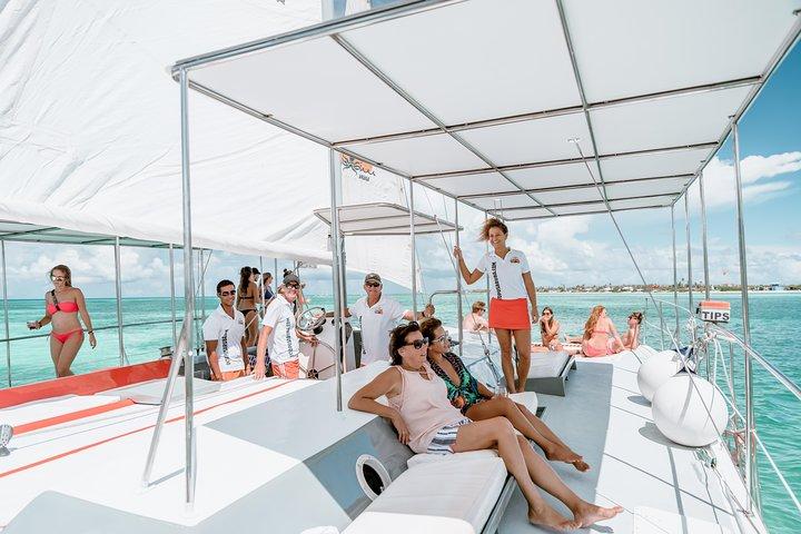 Aruba Happy Hour Sunset Sail with Savory Bites and Cocktails