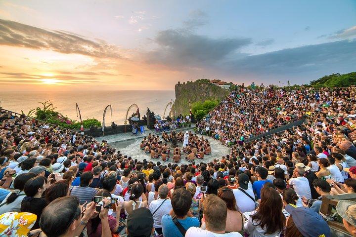 Private Tour: Full-Day Tanah Lot and Uluwatu Temples with Kecak Fire Dance Show