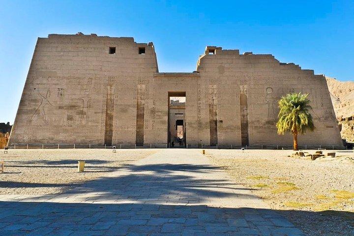 Private Luxor Excursions Visit Habu temple Valley Of Workers & Queens