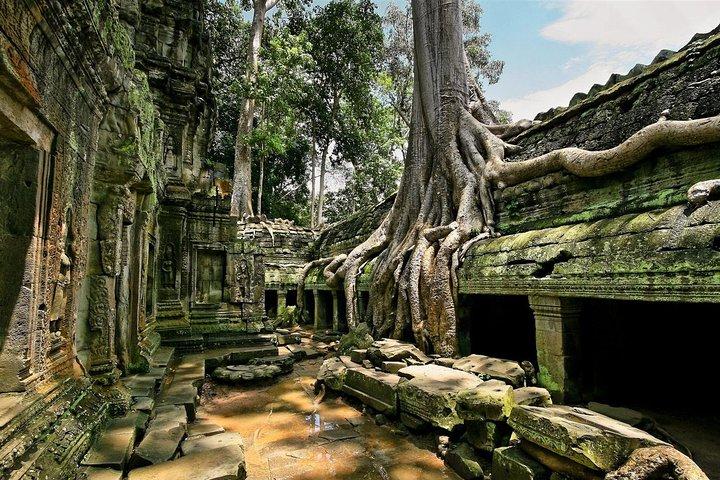2 days private tour: Angkor sunrise, Banteay Srei, Kulen mountain, Beng Mealea