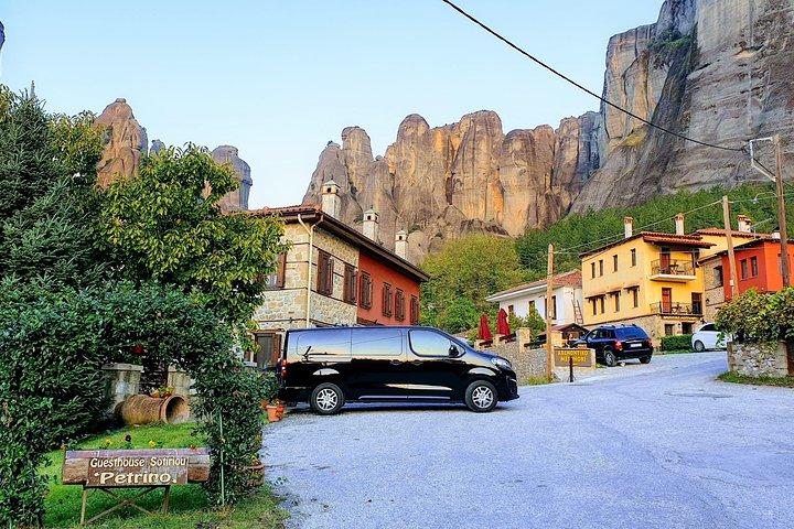 Unforgettable Delphi and Meteora PrivateTour All Inclusive
